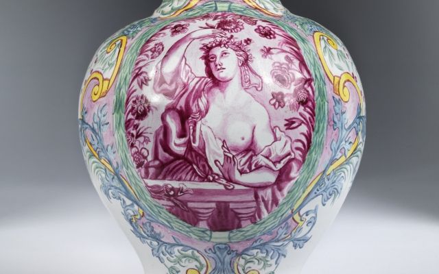 18th-century-works-of-art-Fayence-Hausmaler-Jug-with-Purpur-Flora