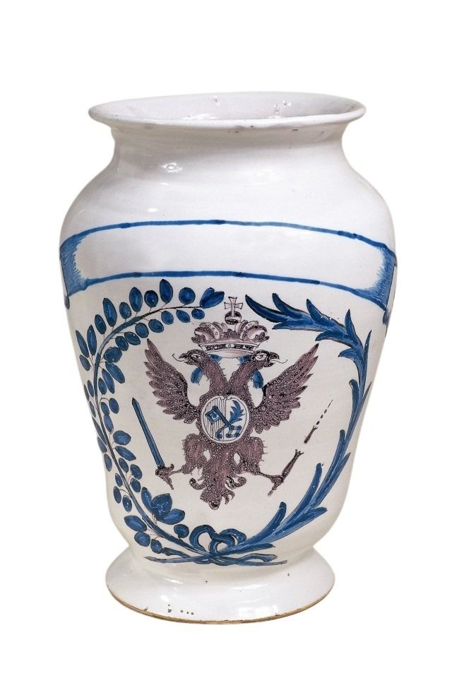 Amberg-Faience-armorial-albarello-apothecary-jar-18th-century