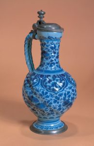 hanauer-fayence-enghals-krug-um-1720