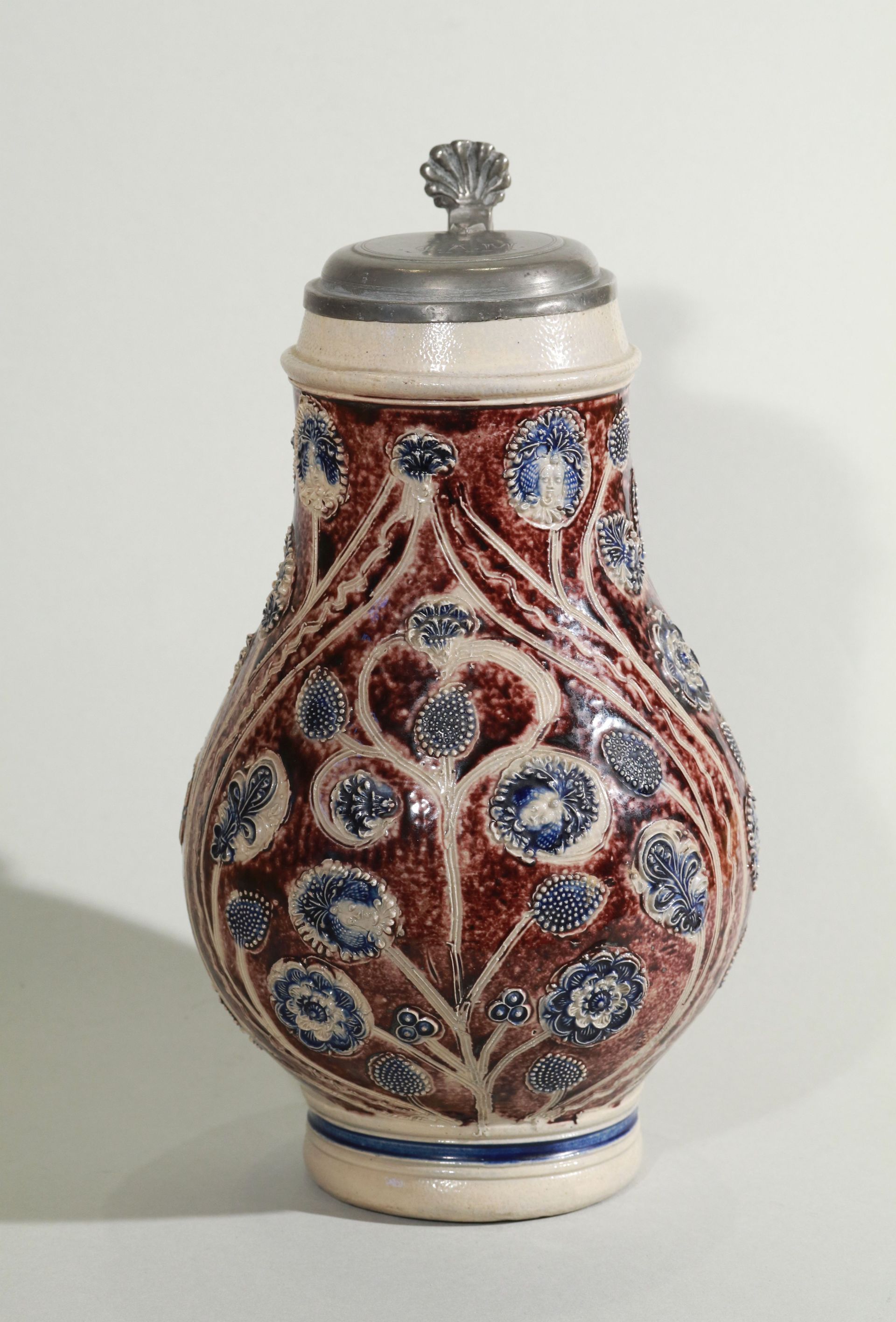 westerwald-westerwälder-birnkrug-um-1680 - blue and manganese salt glazed stoneware - jug