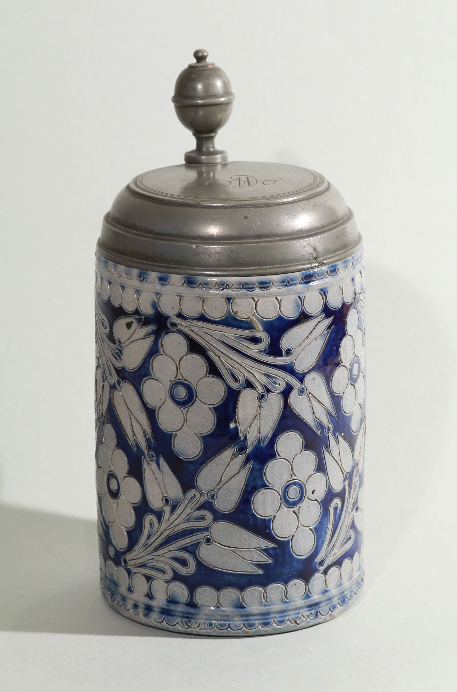 westerwald-walzenkrug-tankard-um-1780 - blue salt glazed stoneware - jug