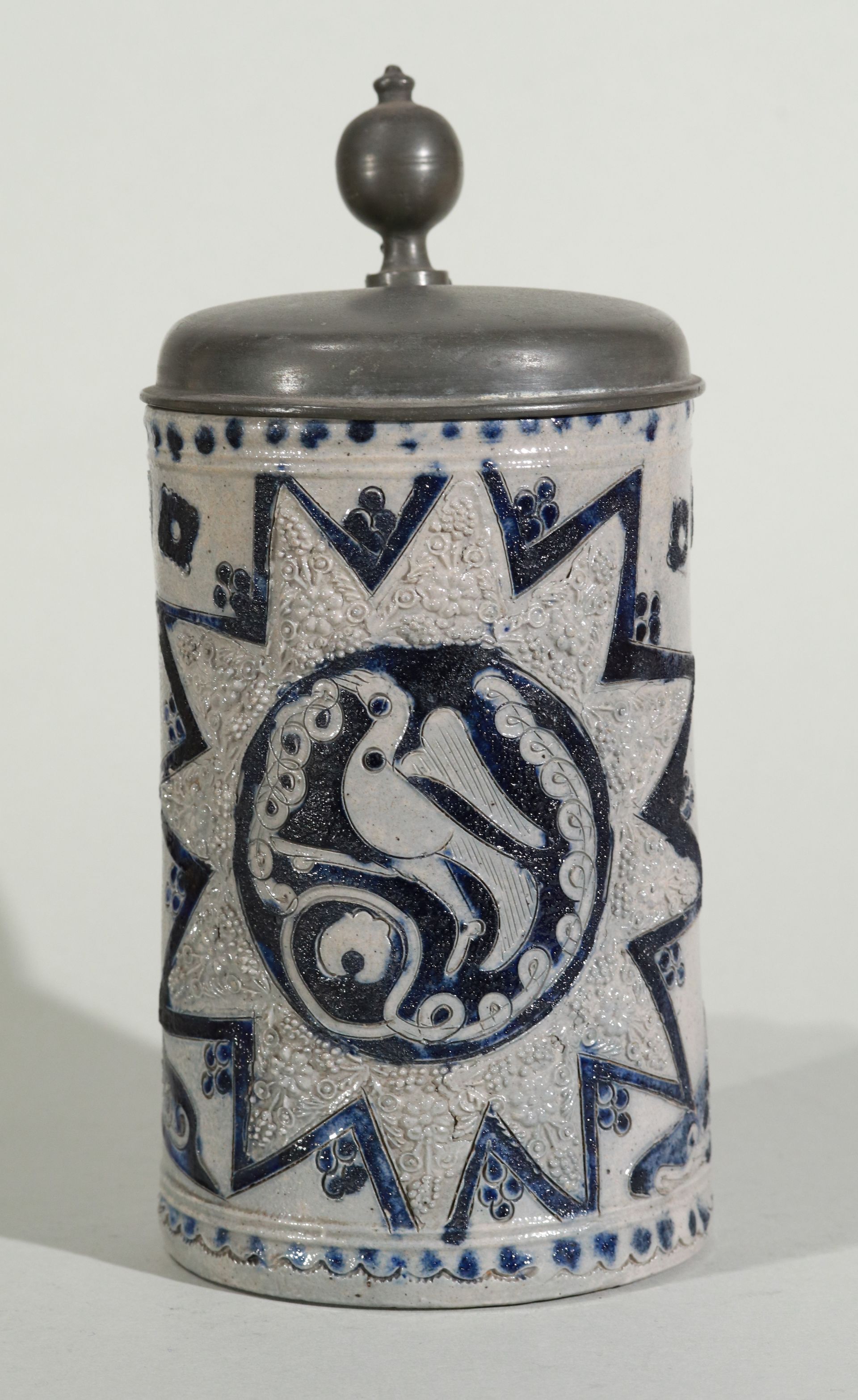 westerwald-tankard-walzenkrug-um-1760 - incised blue salt glazed salt glazed stoneware tankard