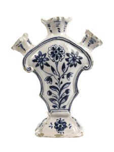 18th century works of art faience vase Friedberg ca. 1760